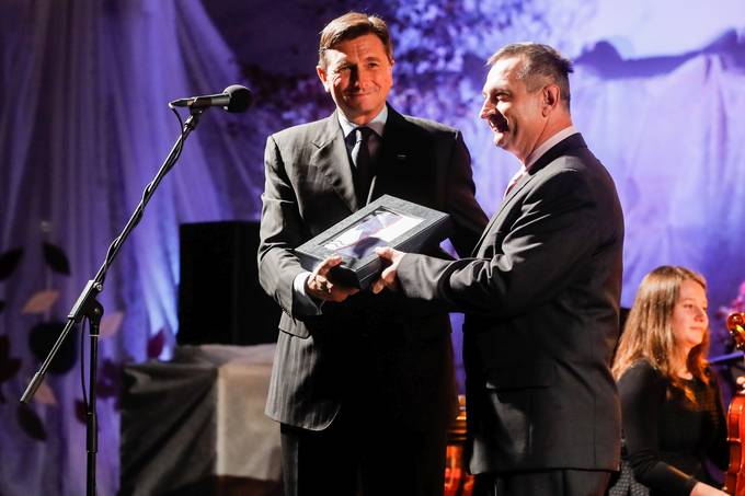 Predsednik republike Slovenije Borut Pahor poastil 25-letnico delovanja kofijske gimnazije Vipava